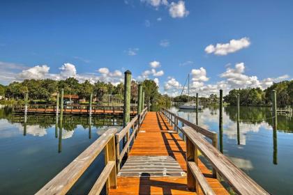 Crystal River House with Access to Dock Gulf 7 mi