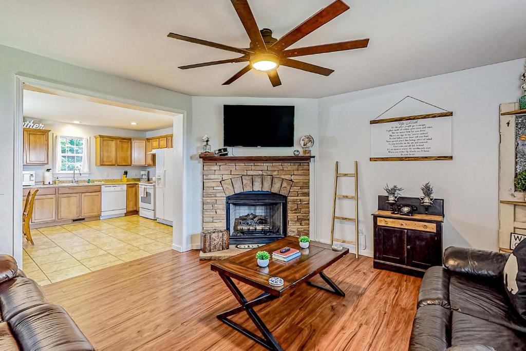 Twin Bear Cabin - main image