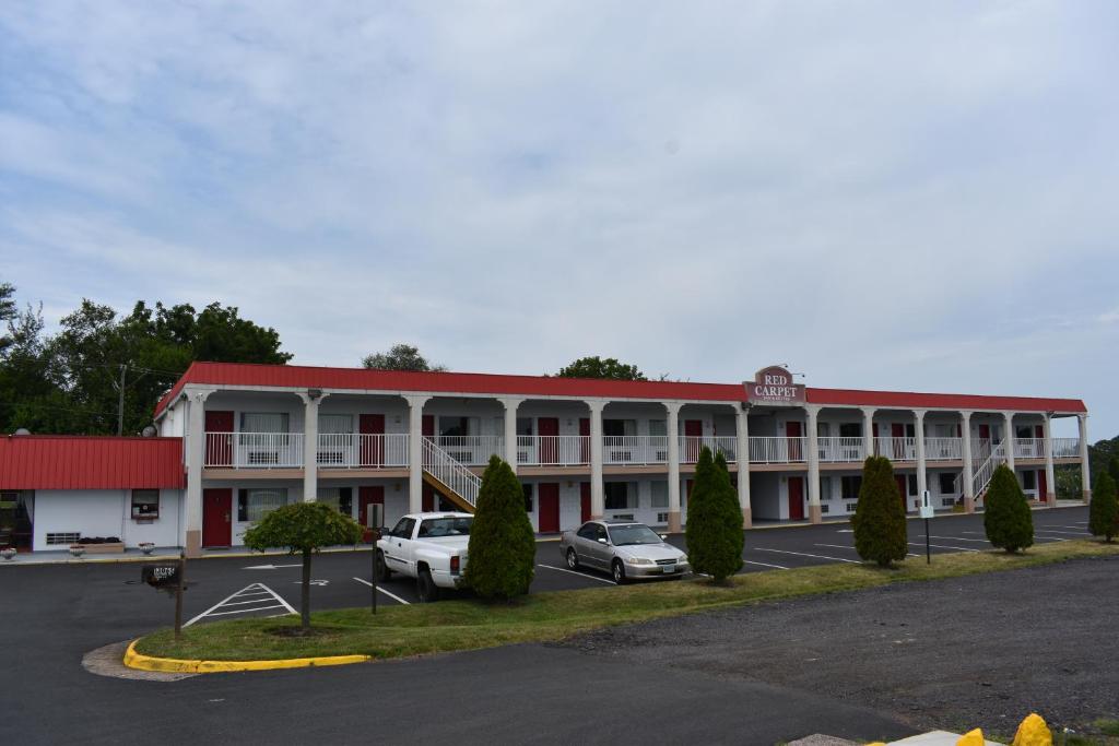 Red Carpet Inn & Suites Culpeper - image 6