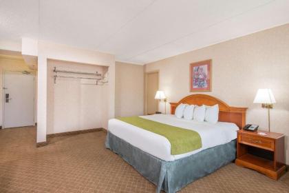 Ramada by Wyndham Cumberland Downtown - image 10