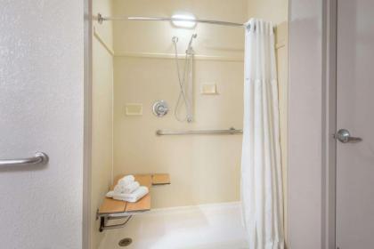 Ramada by Wyndham Cumberland Downtown - image 4