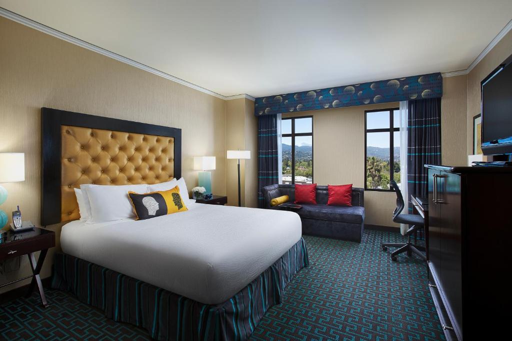 Juniper Hotel Cupertino Curio Collection by Hilton - image 7