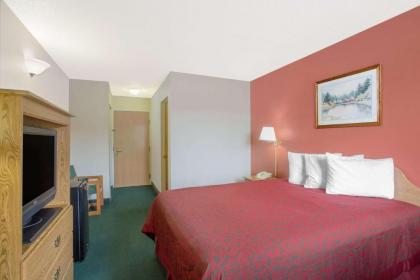 Days Inn by Wyndham Custer - image 8