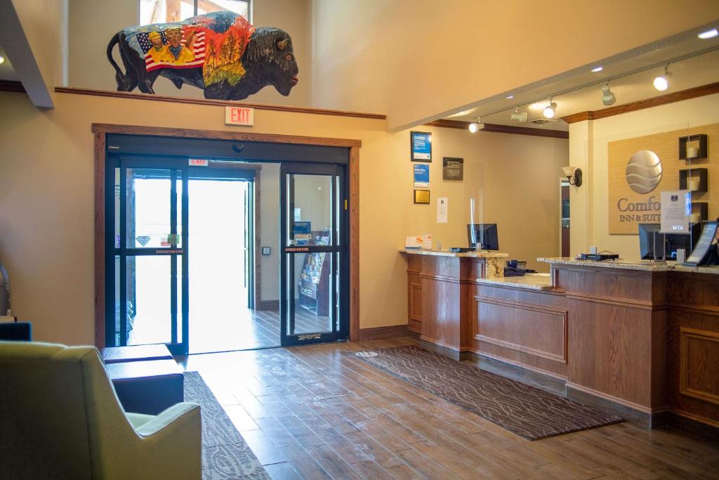 Comfort Inn & Suites Near Custer State Park and Mt Rushmore - image 5