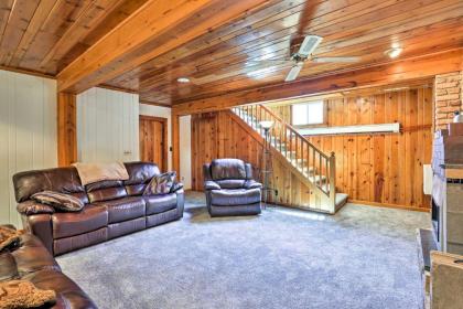 Custer Home with Deck and Porch   Walk Downtown
