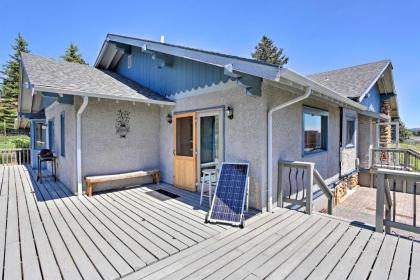 Custer Home with Deck and Porch - Walk Downtown! - image 13