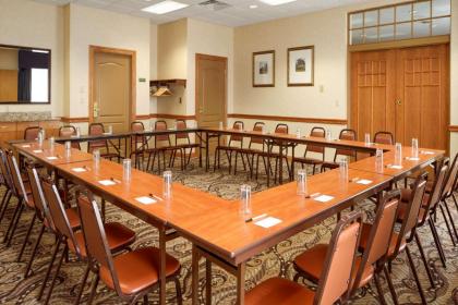 Country Inn & Suites by Radisson Cuyahoga Falls OH - image 9