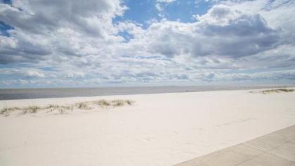 Hampton Inn Biloxi Beach Boulevard - image 3