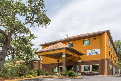 Days Inn by Wyndham Biloxi Beach - main image