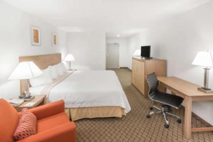 Days Inn by Wyndham Biloxi Beach - image 2