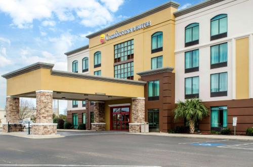 Comfort Inn & Suites - main image