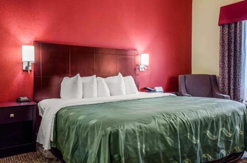 Quality Inn Biloxi - Ocean Springs - image 2