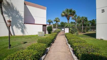 Ocean Club by Biloxi Beach Resort Rentals - image 5