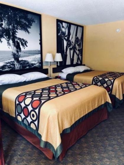 Super 8 by Wyndham Diberville Biloxi Area - image 3