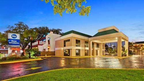 Best Western Oak Manor - main image
