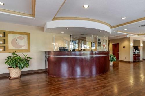 Comfort Suites Biloxi/Ocean Springs - image 2