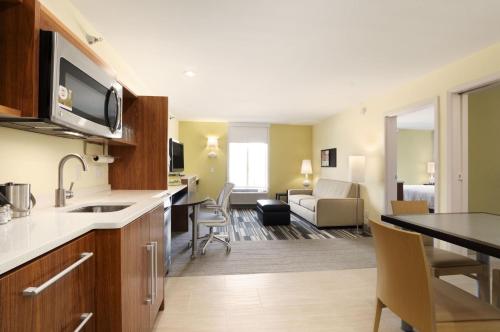 Home2 Suites by Hilton Biloxi/North/D'Iberville - image 3