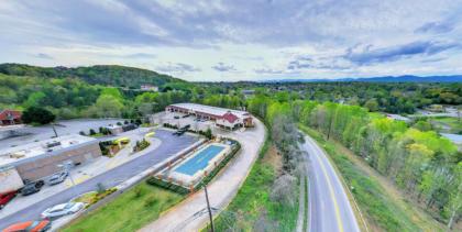 Dahlonega Mountain Inn - image 11