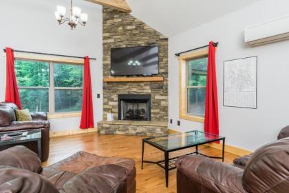 Foothills Family Retreat - 7 Bedrooms Hot Tub & Playground - image 10