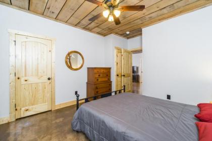 Foothills Family Retreat - 7 Bedrooms Hot Tub & Playground - image 9