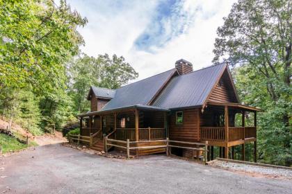 Custom 4 Bed 4 Bath Cabin in Dahlonega