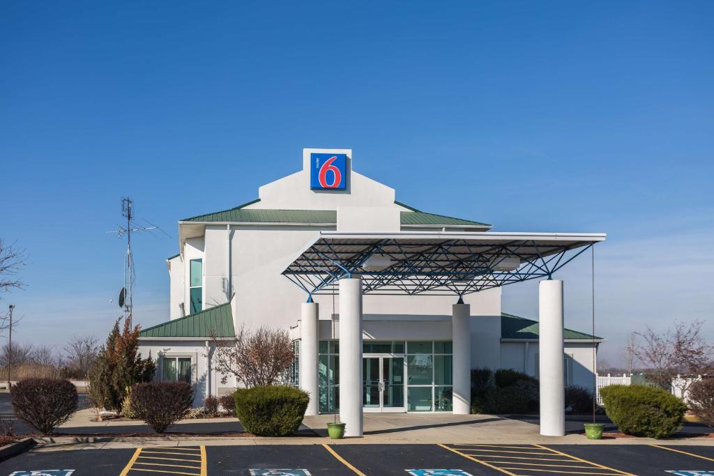 Motel 6-Dale IN - image 4
