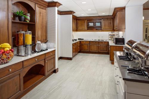 Homewood Suites by Hilton Dallas Market Center - image 3