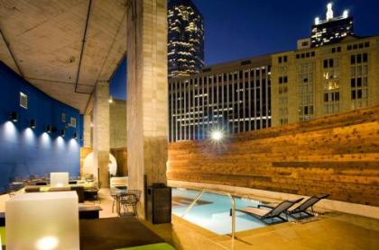 Aloft Dallas Downtown - image 2
