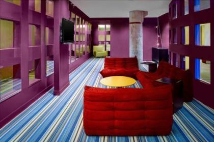 Aloft Dallas Downtown - image 3