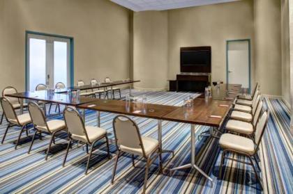 Aloft Dallas Downtown - image 4