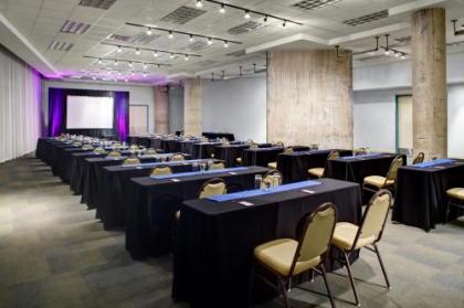 Aloft Dallas Downtown - image 5