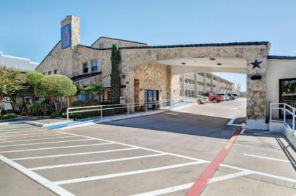 Motel 6-Dallas TX - Forest Lane