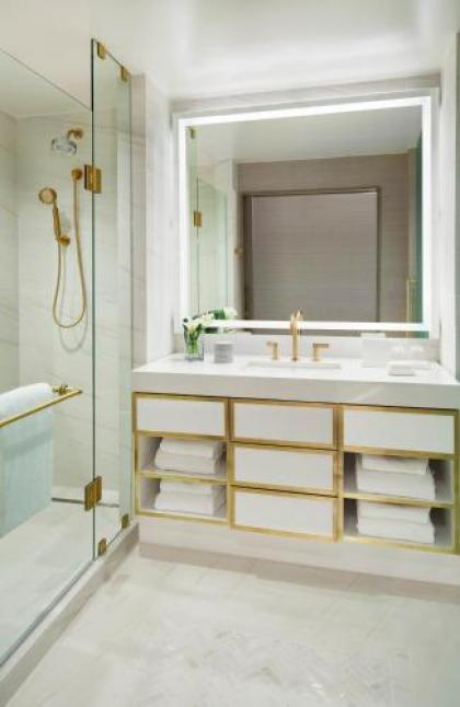 Hotel Crescent Court - image 3