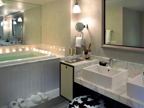 The Highland Dallas Curio Collection by Hilton - image 5