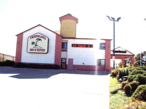 Tropicana Inn and Suites - main image