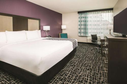 La Quinta by Wyndham Dallas - Richardson - image 4