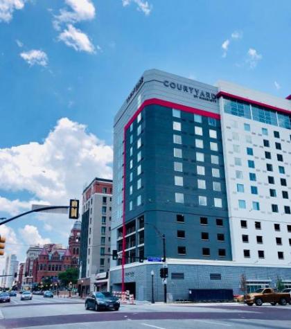 Courtyard by Marriott Dallas Downtown/Reunion District - image 3