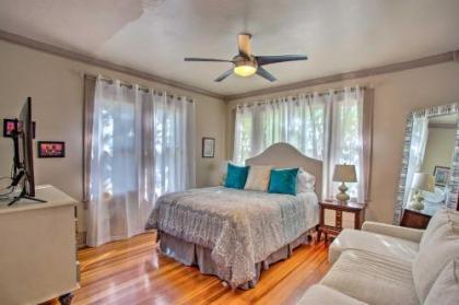 Couples Retreat with Deck Less Than 1 Mi to Lower Greenville! - image 4