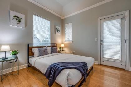 Grand Oak Lawn Town Home - image 16