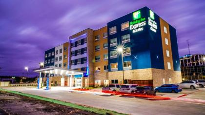 Holiday Inn Express & Suites Dallas Market Ctr - Love Field