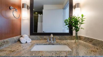 CozySuites TWO Stunning 1BR 1BA Apartments SKY POOL - image 16
