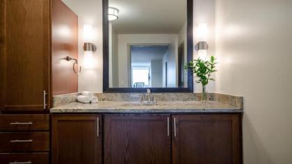 CozySuites TWO Stunning 1BR 1BA Apartments SKY POOL - image 18