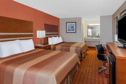 Days Inn by Wyndham Dalton - image 11
