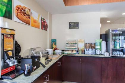 Quality Inn & Suites Danbury near University - image 15
