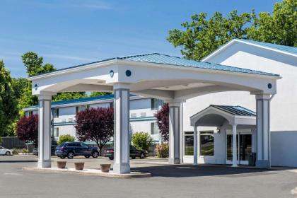 Quality Inn & Suites Danbury near University - image 3