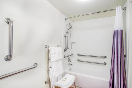 La Quinta by Wyndham Danbury - image 10
