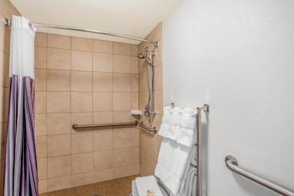 La Quinta by Wyndham Danbury - image 11