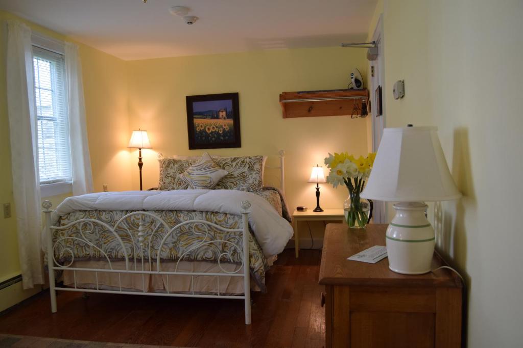The New Hampshire Mountain Inn - main image