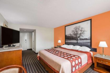 Super 8 by Wyndham Dandridge - image 5