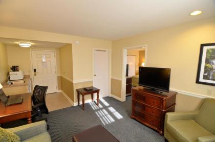 Pine Barn Inn - image 10
